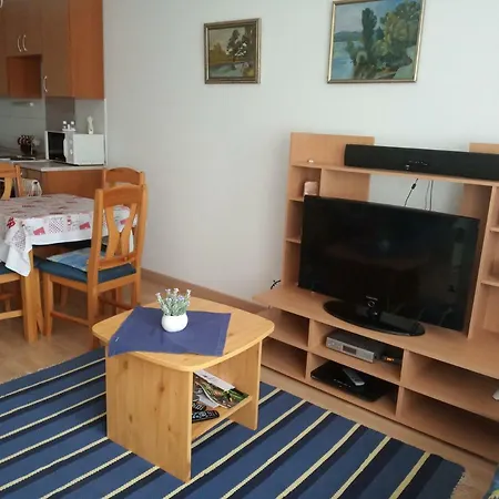 Olivia Apartman *